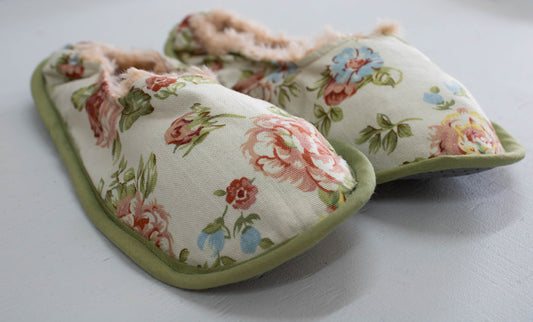 Plush Lined Rose Print Slippers