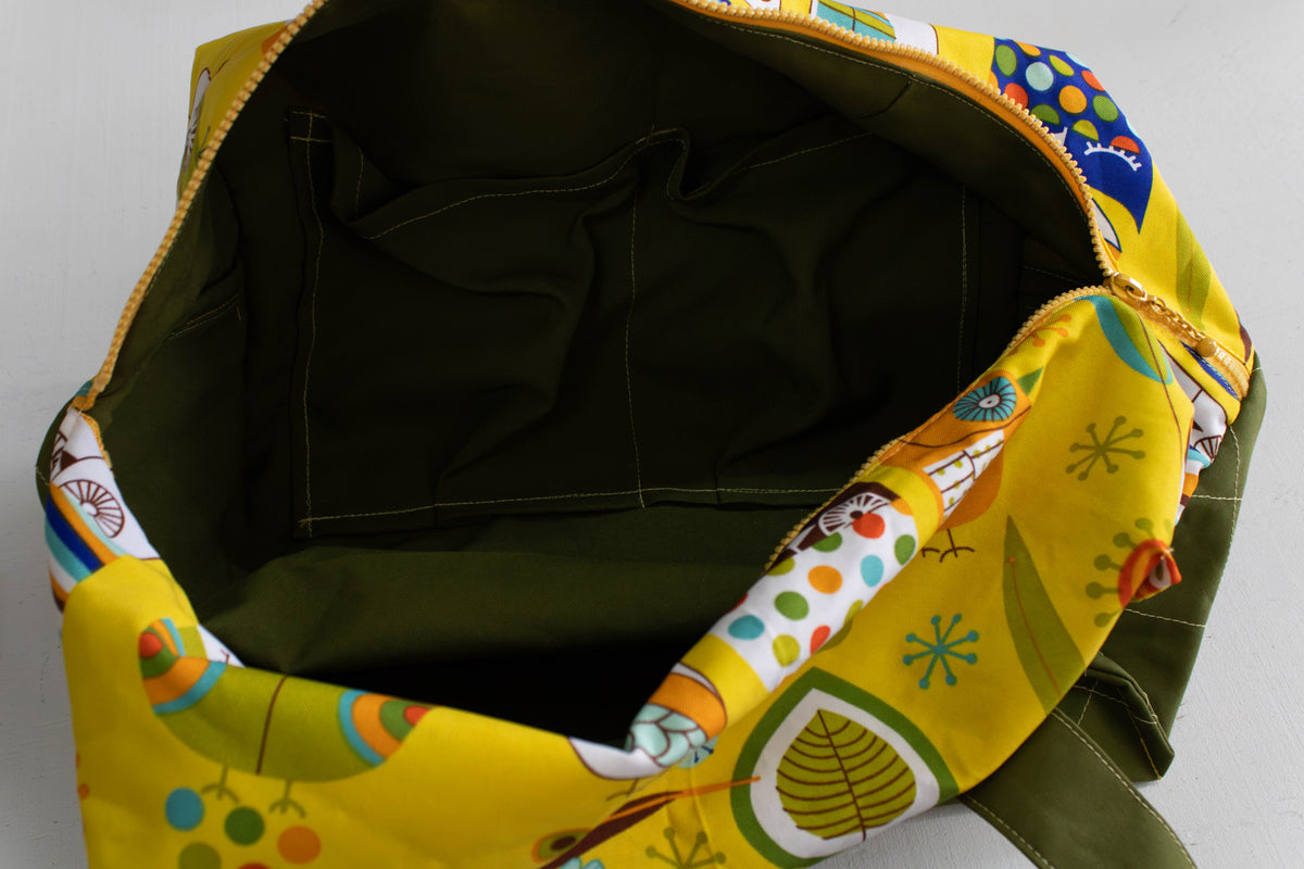 Retro Owl Print Travel Bag
