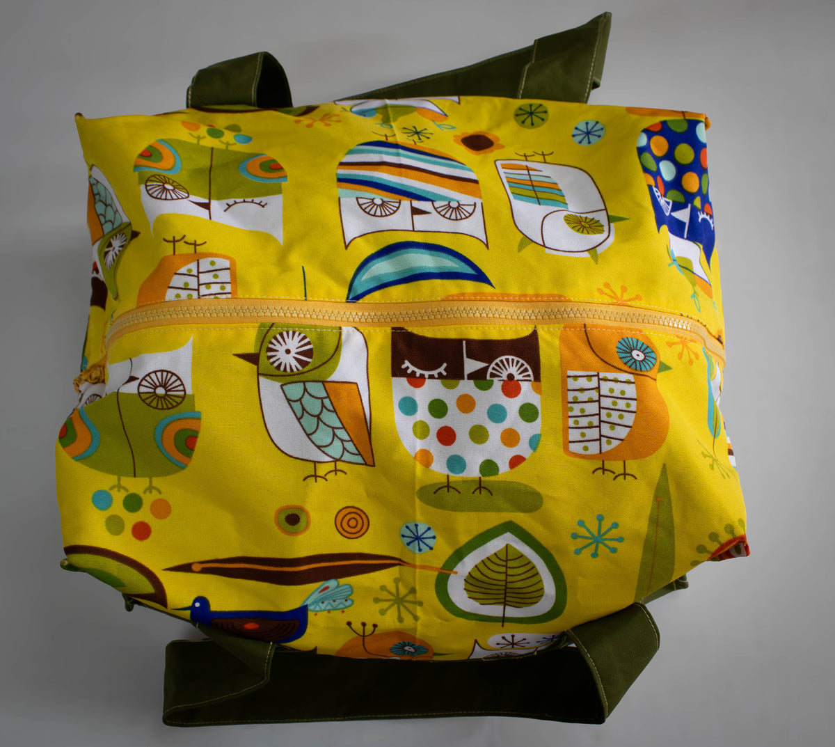 Retro Owl Print Travel Bag