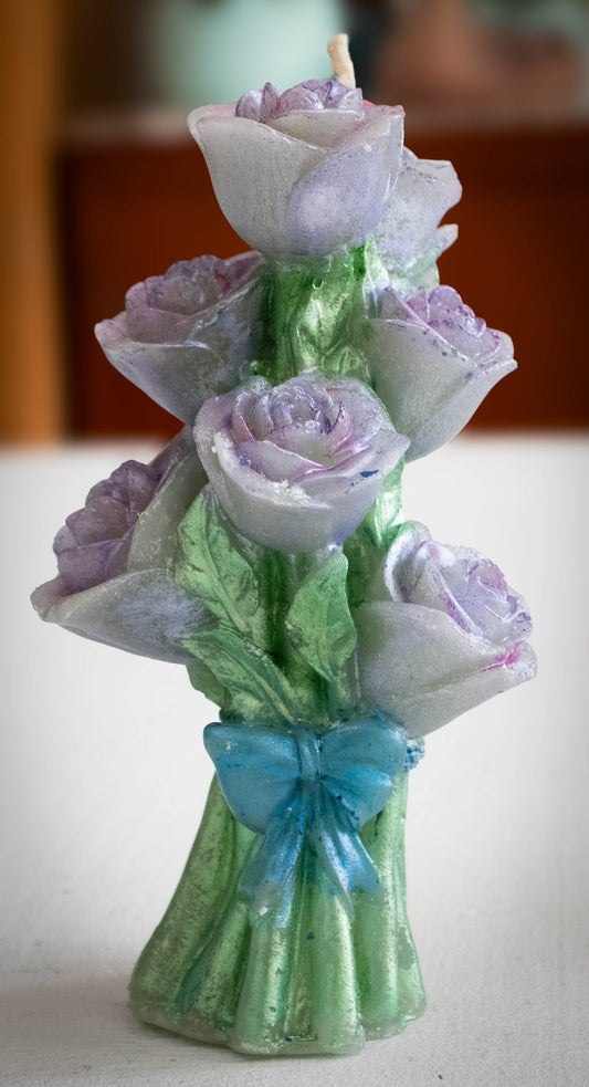 Sculptural Lavender Rose Bouquet Candle — Shimmering Pearl Finish